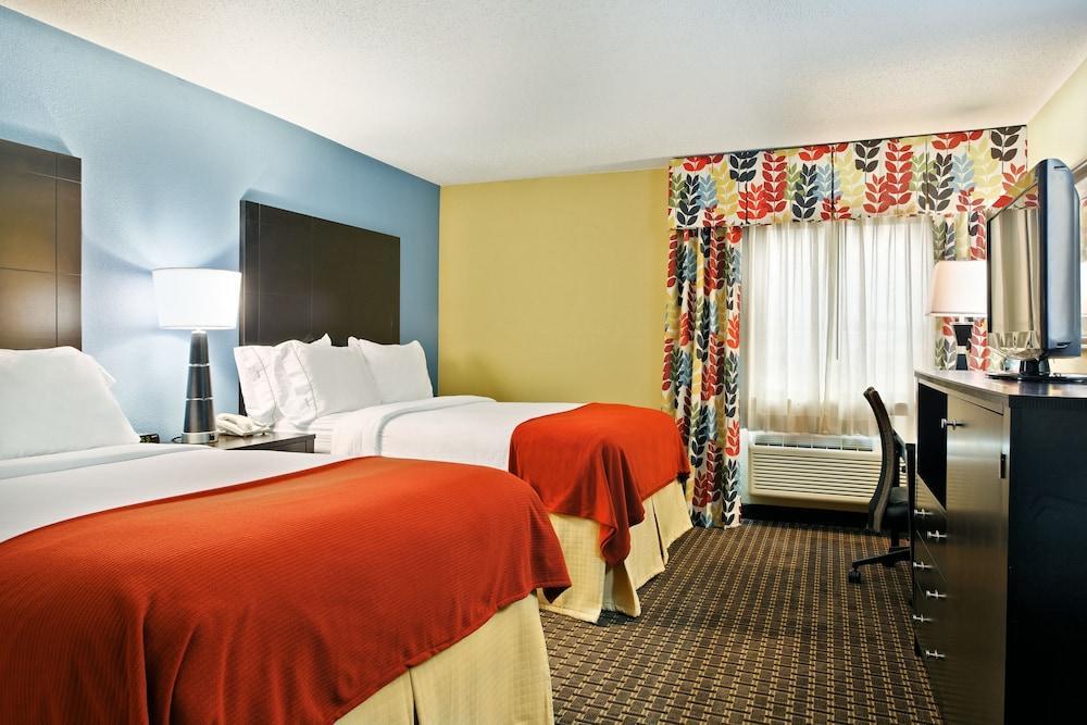 Holiday Inn Express Hotel Fort Campbell-Oak Grove By Ihg Dış mekan fotoğraf