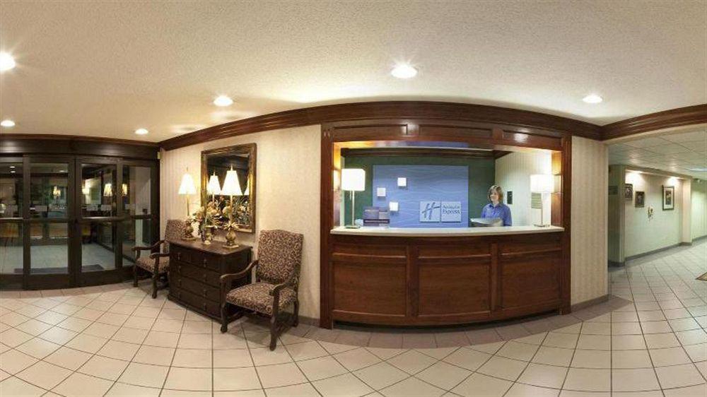 Holiday Inn Express Hotel Fort Campbell-Oak Grove By Ihg Dış mekan fotoğraf