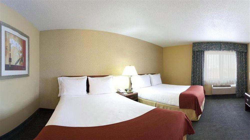 Holiday Inn Express Hotel Fort Campbell-Oak Grove By Ihg Dış mekan fotoğraf