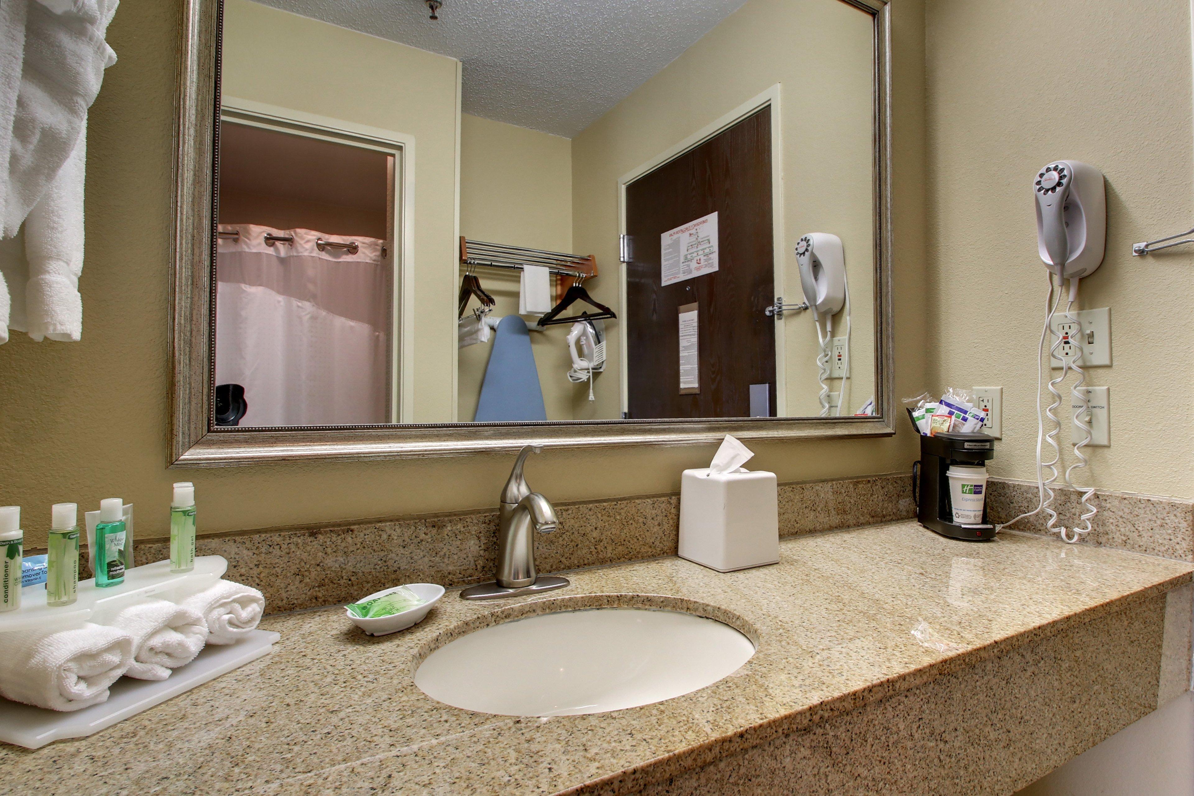 Holiday Inn Express Hotel Fort Campbell-Oak Grove By Ihg Dış mekan fotoğraf