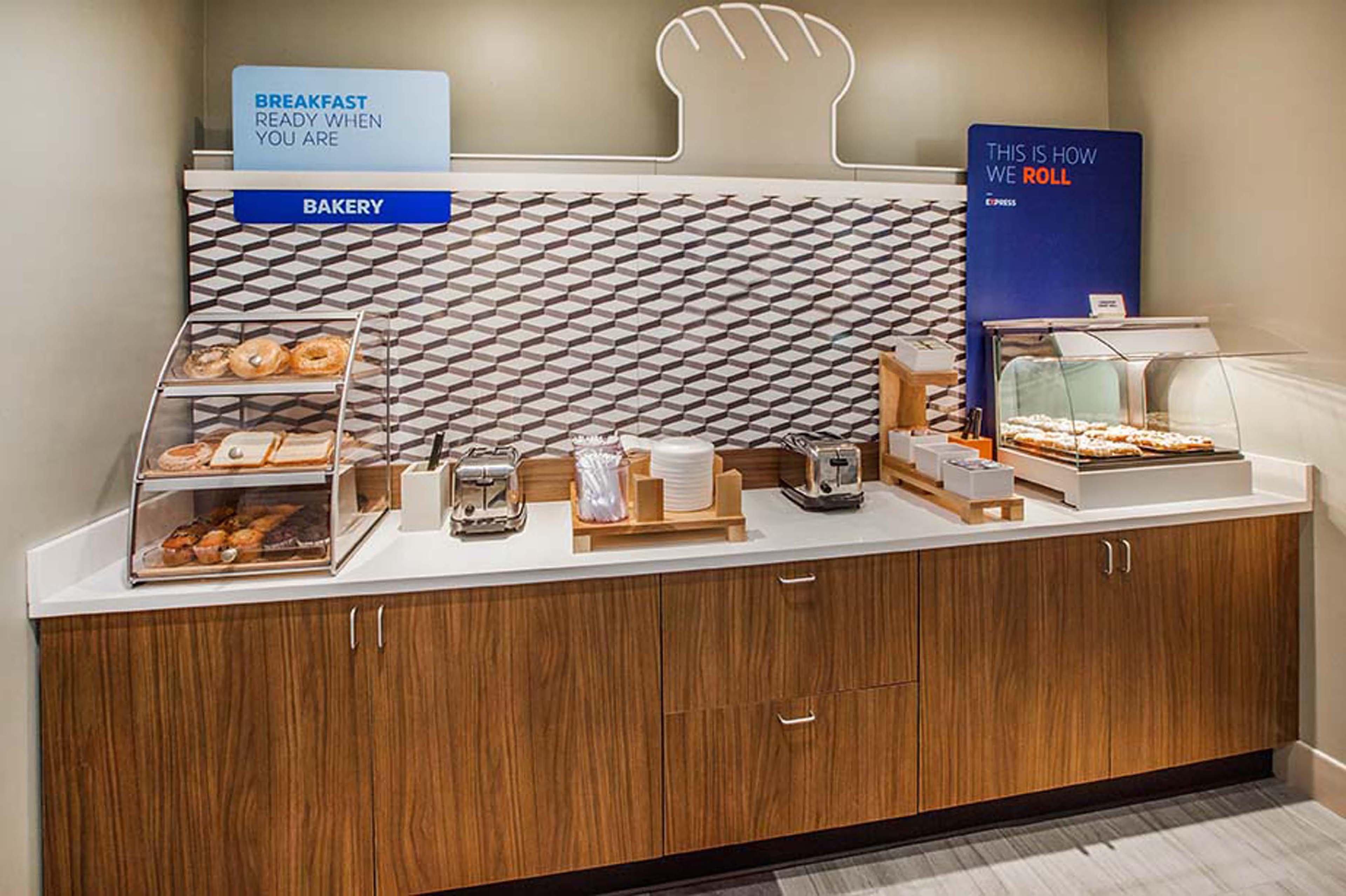 Holiday Inn Express Hotel Fort Campbell-Oak Grove By Ihg Dış mekan fotoğraf