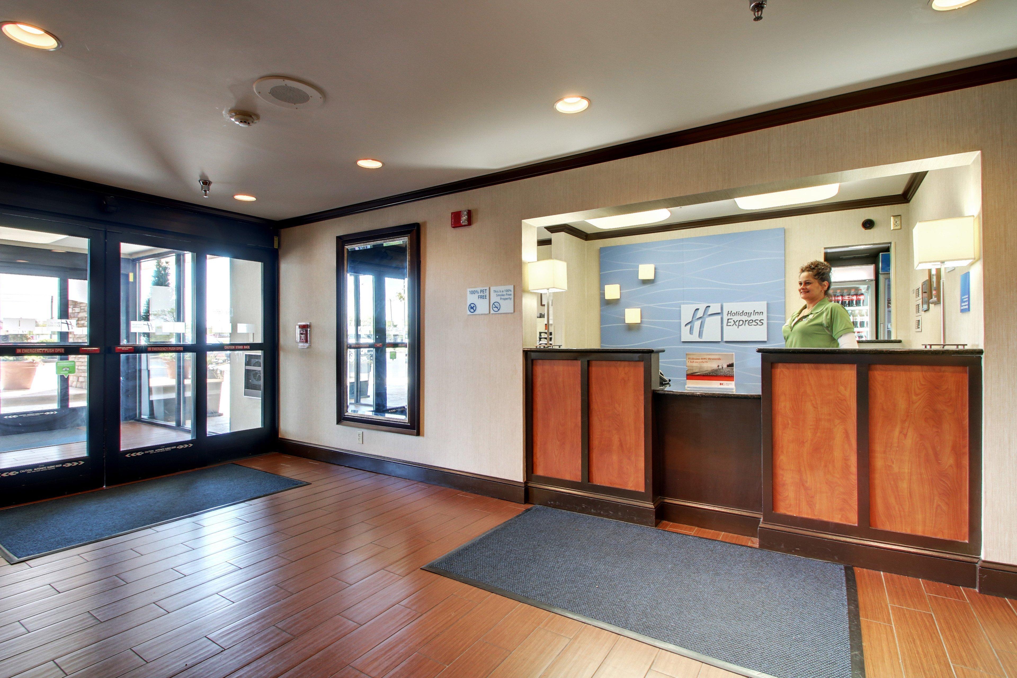 Holiday Inn Express Hotel Fort Campbell-Oak Grove By Ihg Dış mekan fotoğraf