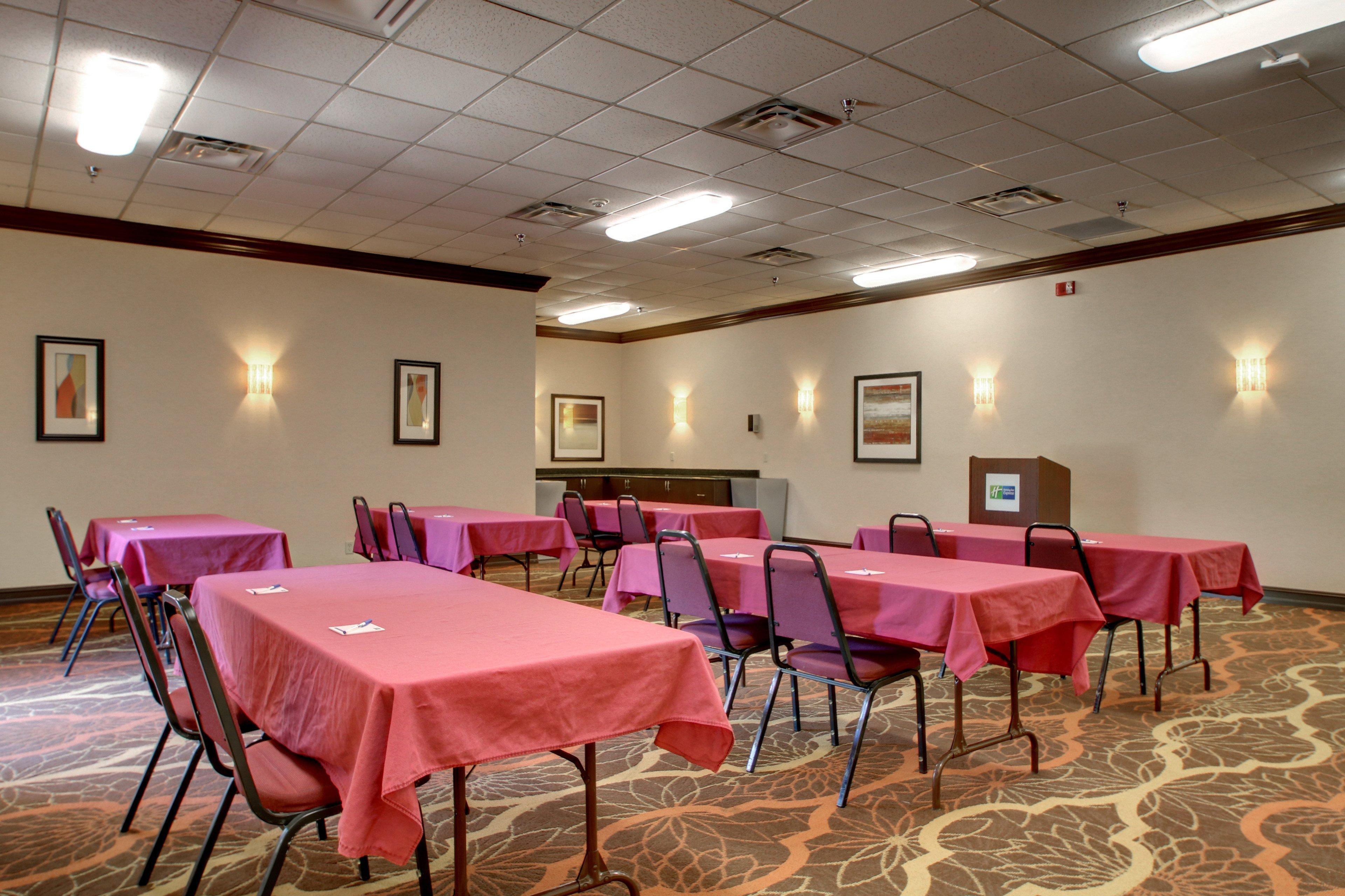 Holiday Inn Express Hotel Fort Campbell-Oak Grove By Ihg Dış mekan fotoğraf