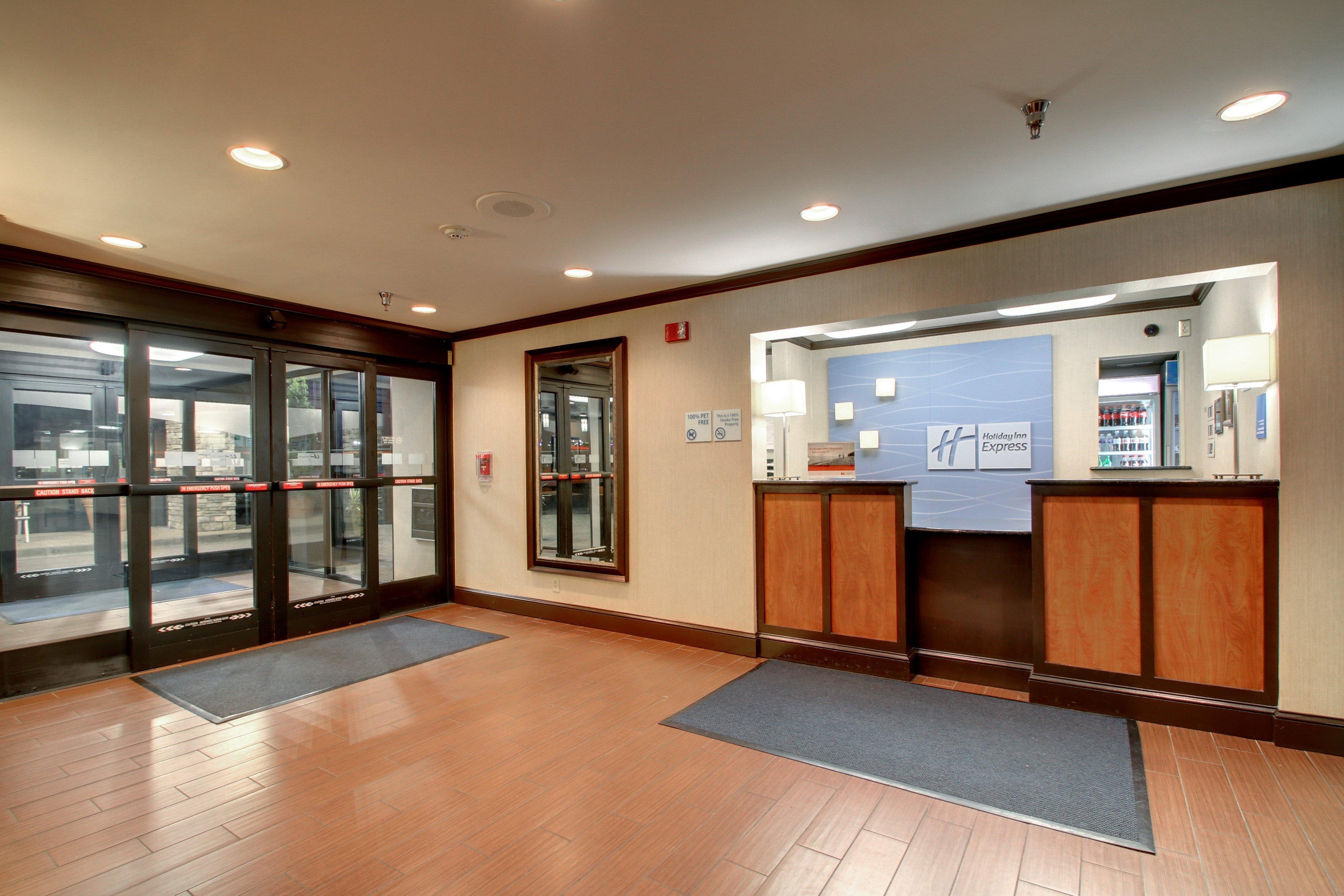 Holiday Inn Express Hotel Fort Campbell-Oak Grove By Ihg Dış mekan fotoğraf