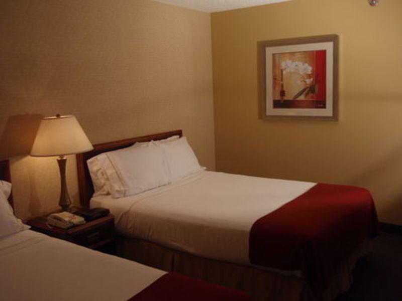 Holiday Inn Express Hotel Fort Campbell-Oak Grove By Ihg Oda fotoğraf